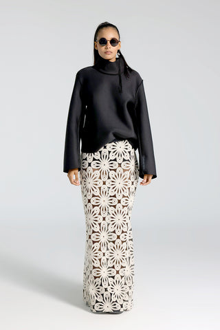 ŞORTLU UZUN DANTEL ETEK