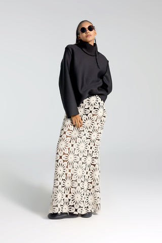 ŞORTLU UZUN DANTEL ETEK